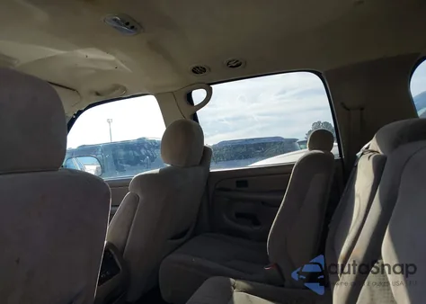 2006 Chevrolet Suburban 1500 Ls z USA, uszkodzony, nr VIN 1GNEC16Z96J173180